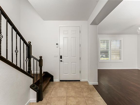 3rd image of 1552 Flora Way