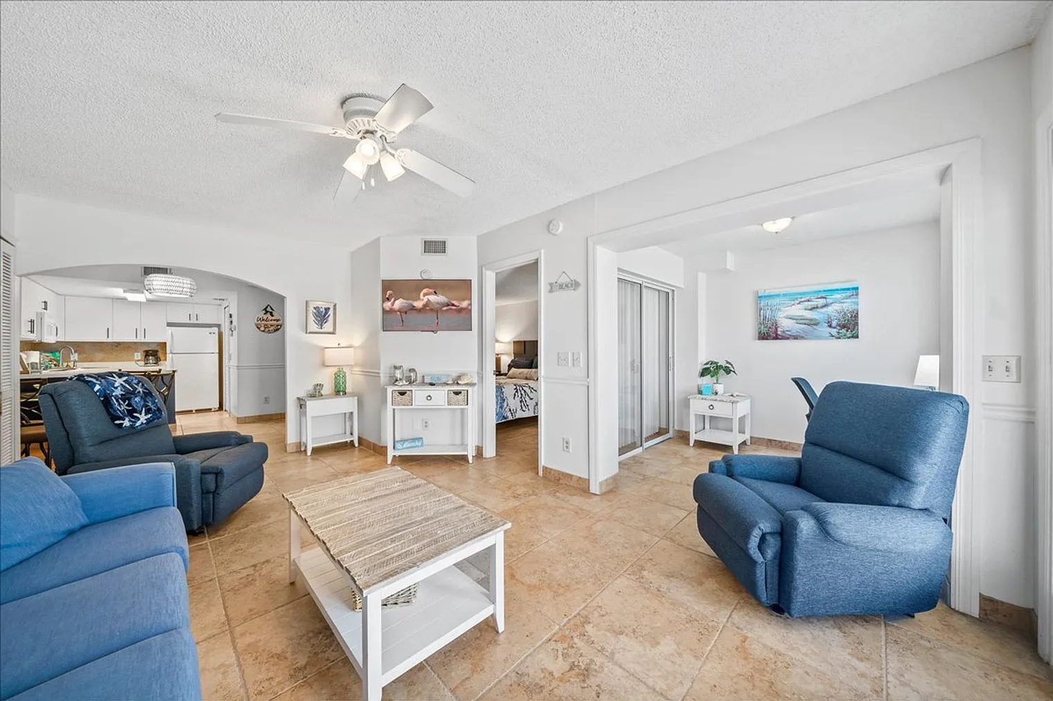 1 bed, 1.0 bath, 893 sqft, $3,883 — Photo 3