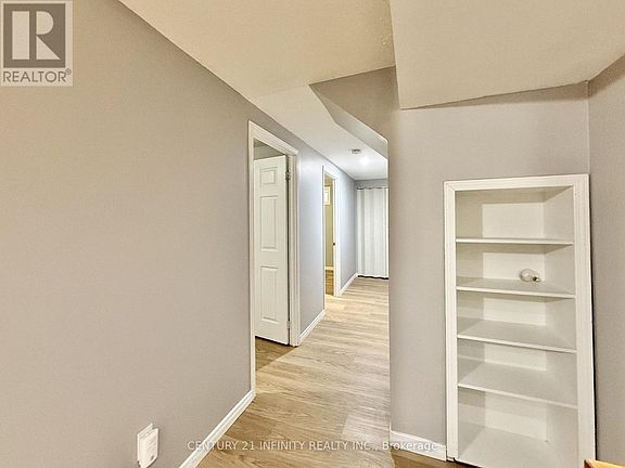 3rd image of 979 Redbird Cres #Basement