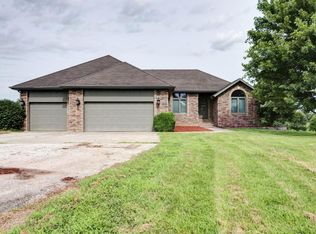 3702 N Bobolink Dr, Ozark, MO 65721