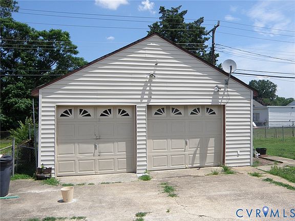 2nd image of 1910 Carneal St