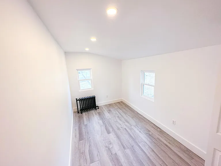23 Hewson Ave — Photo 13