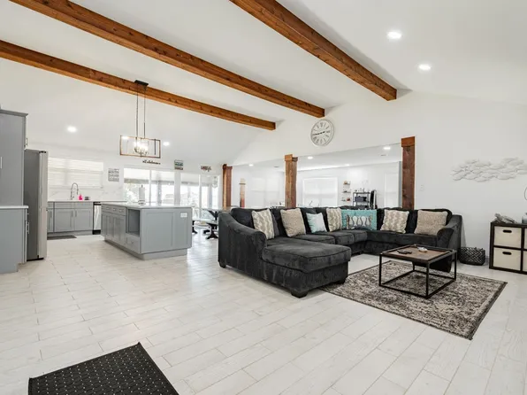 9884 Cherokee Trl, Quinlan, TX 75474