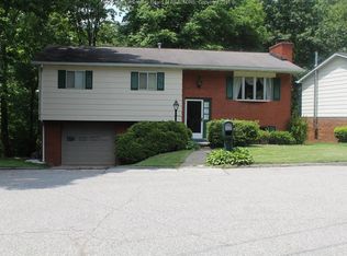 1111 Hollyberry Ln, South Charleston, WV 25309