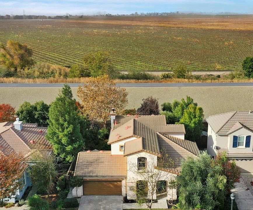 1st image of 5981 Riverbank Cir