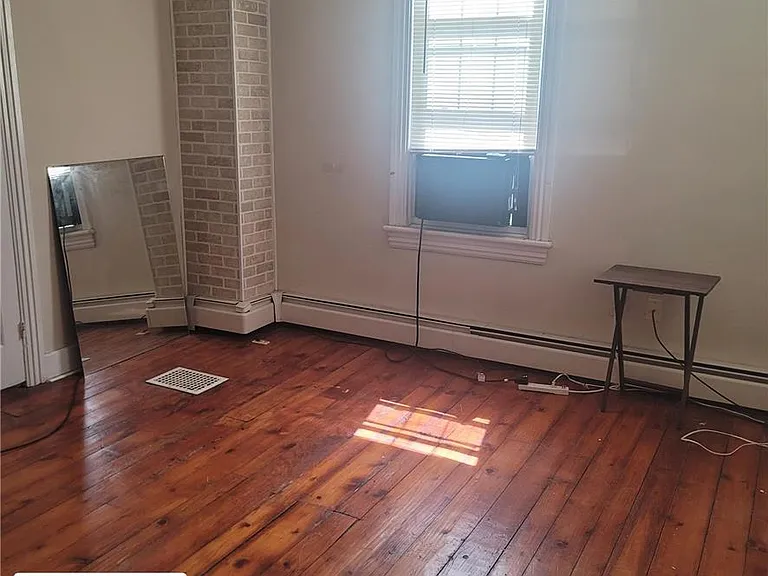 440 New St — Photo 11
