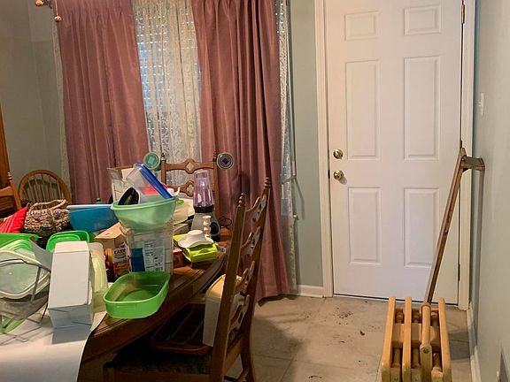 5th image of 16299 Greenglade Dr