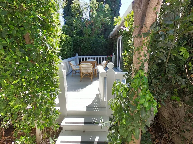 2285 N Beachwood Dr #12 — Photo 39