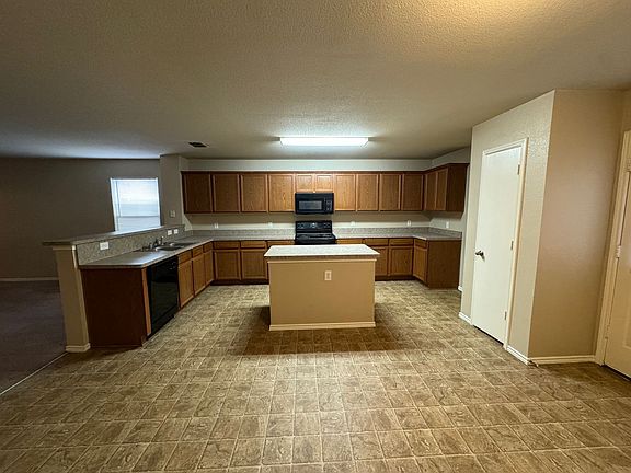 4th image of 4642 Elm Point Dr