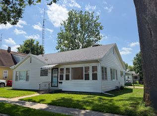202 S William St, Farmer City, IL 61842