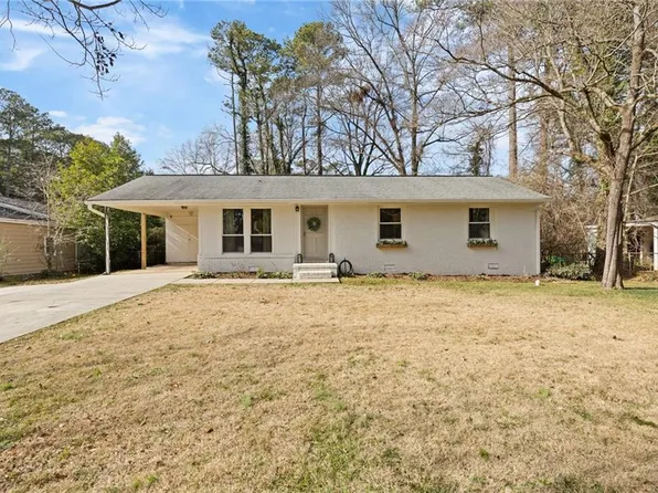 566 Lyle Dr SE, Marietta, GA 30067