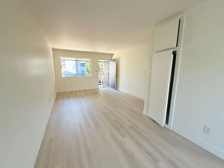 Junipero LB — Photo 7