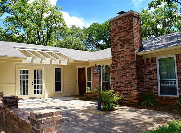 2nd image of 2107 Jacqueline Dr