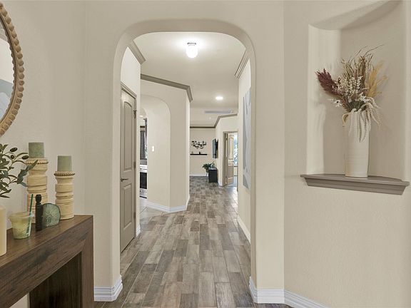 5th image of 14008 Esperanza Dr