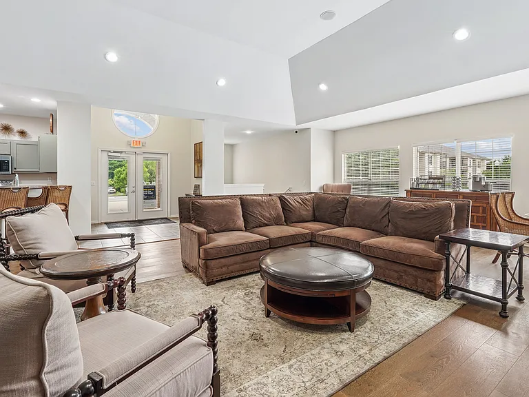 Orchard Hills Apartments — Photo 13