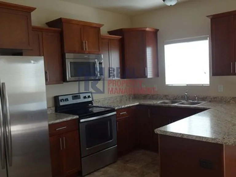 420 E Gray Fox Ln — Photo 4
