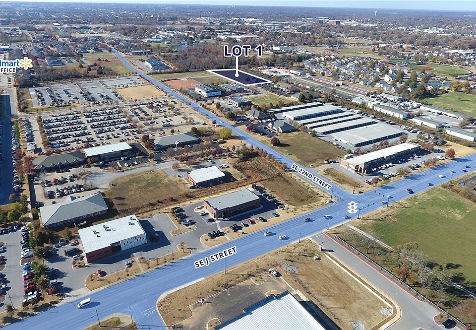 2nd image of SE J St #1