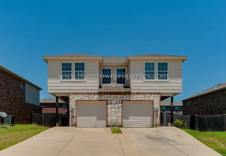 706 Parkplace Rdg — Photo 1