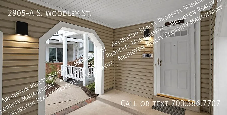 2905A S Woodley St