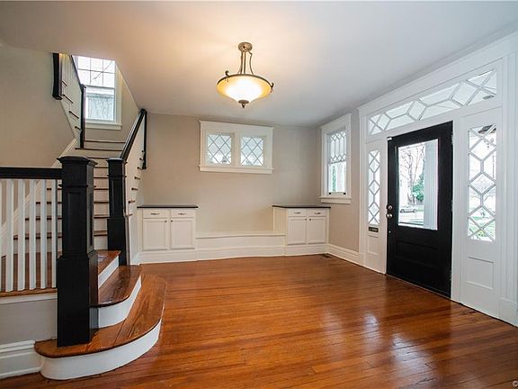 5th image of 2920 Noble Ave