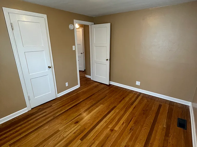 2103 Franklin Pl NW — Photo 5