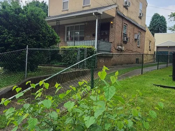 1030 Lawrence Ave, Darby, PA 19023