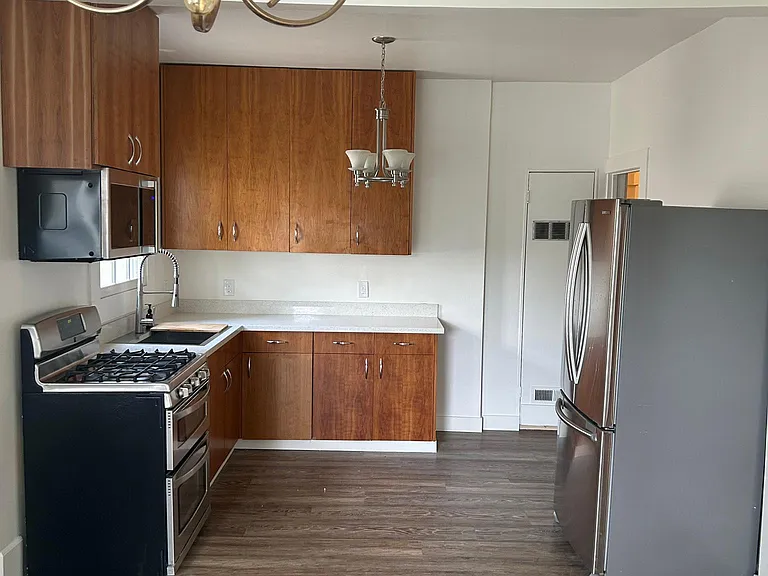 6425 Telegraph Ave #7 — Photo 2