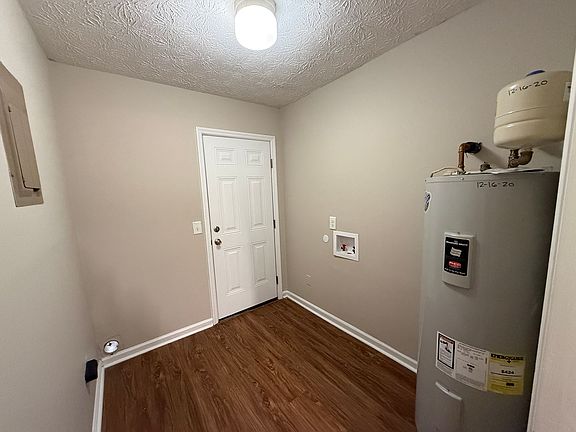 4th image of 108 Saint Andrews Ct #110