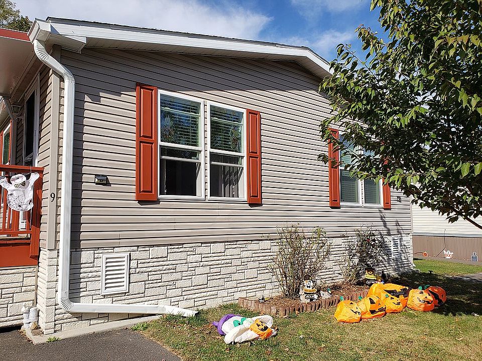 1st image of 9 Kimberly Ln