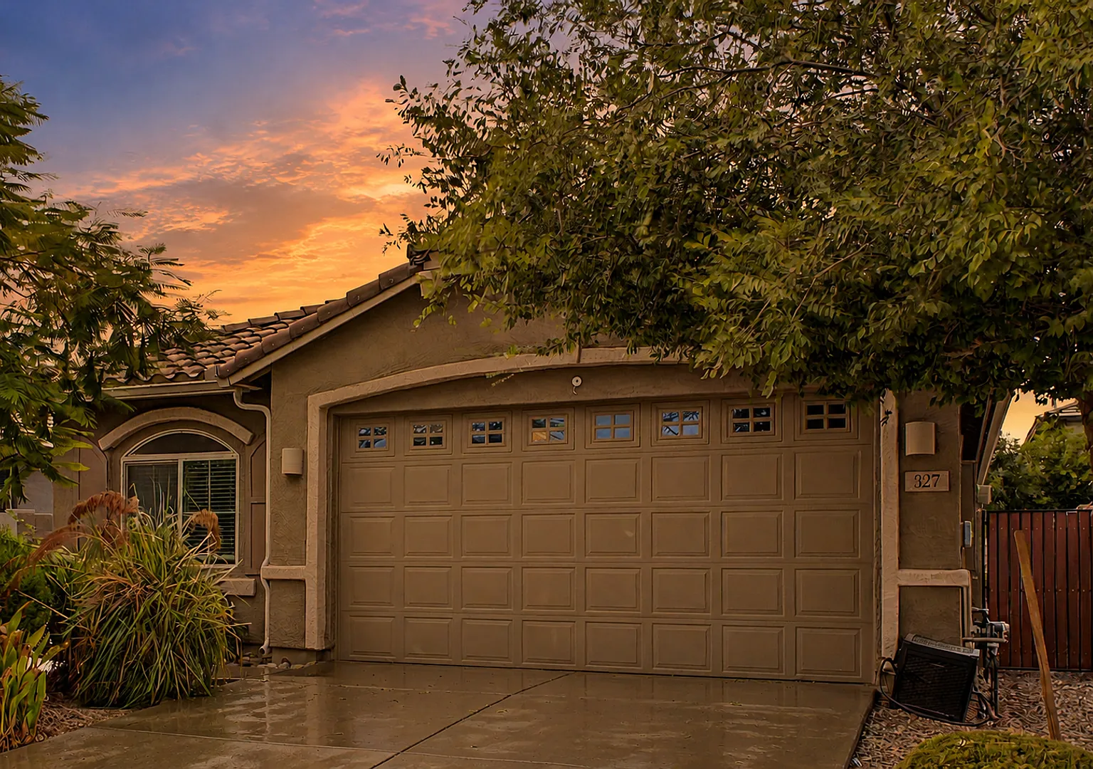 Beautifully updated 4 bed/2 bath home — Photo 3