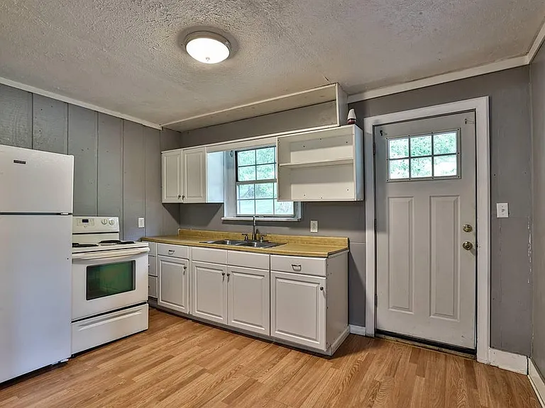 976 Kenton Station Rd #1 — Photo 4