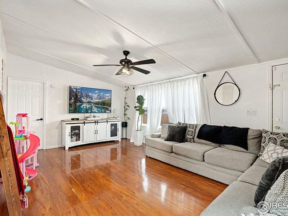 4th image of 3325 W 2nd St