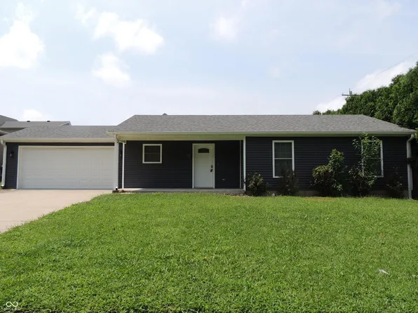 903 S Creek Dr E, Greensburg, IN 47240