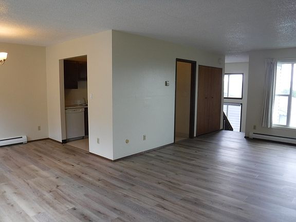 3rd image of 2213 E Foothills Dr