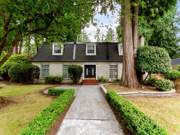 12409 214th St, Maple Ridge, BC V2X 5E5