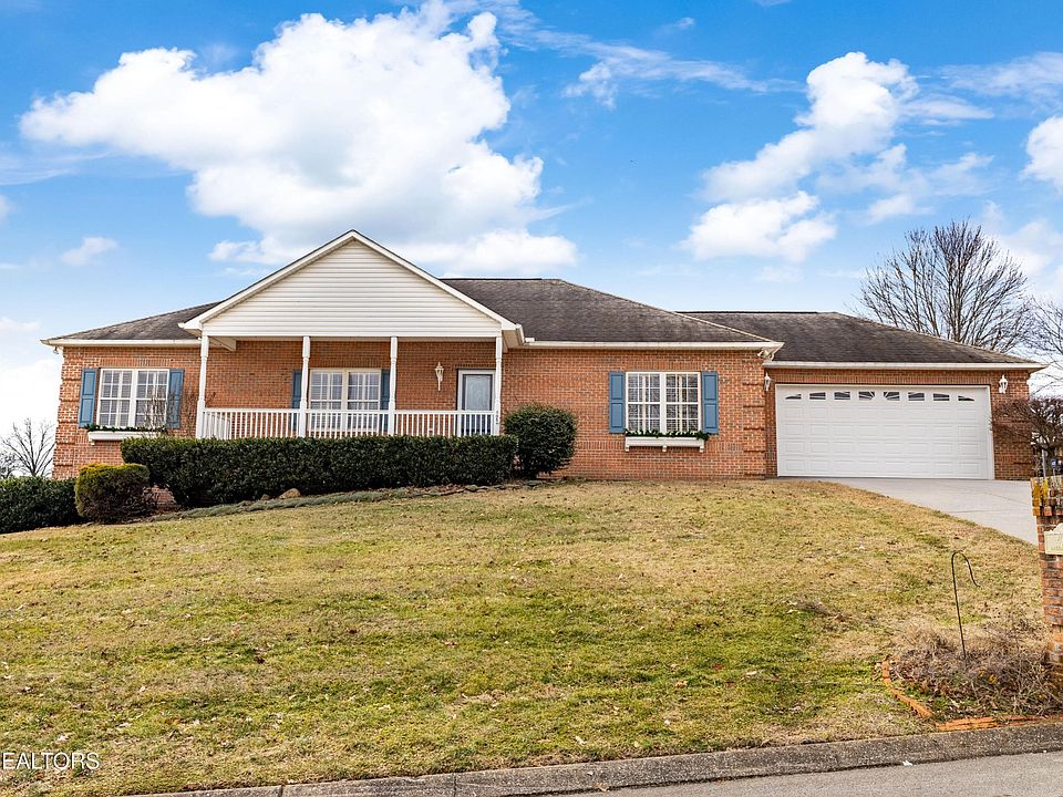 1st image of 405 Amberland Ln