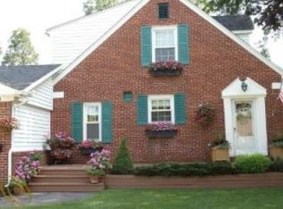 36321 Lyndon St, Livonia, MI 48154