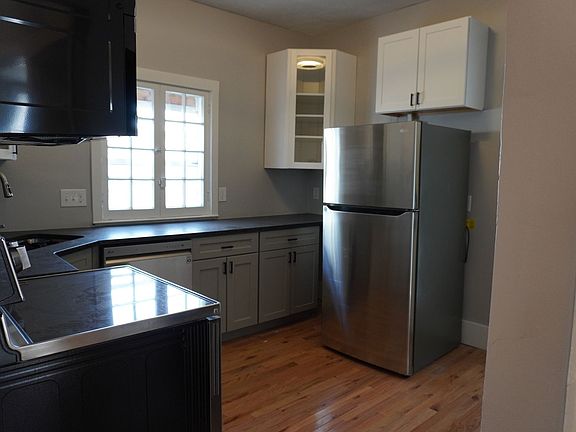 2nd image of 1029 S 31st St APT 1