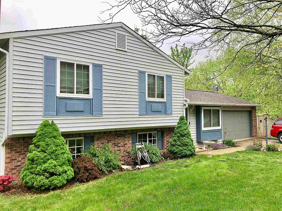 1st image of 3702 W Woodhaven Dr