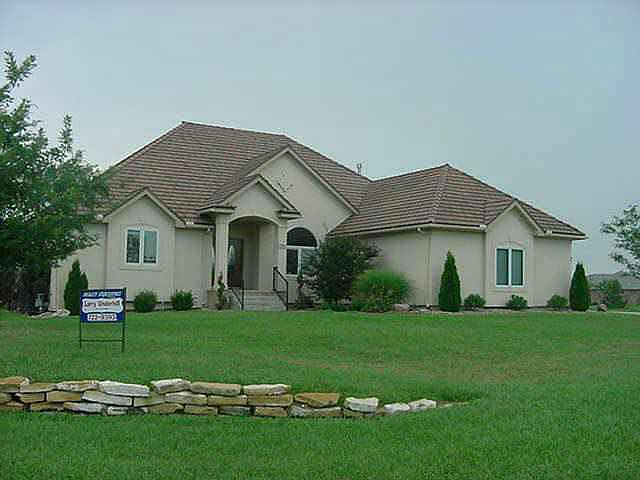 2nd image of 2913 N Fox Pointe Ct