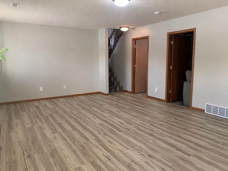2909 W Frank St — Photo 10