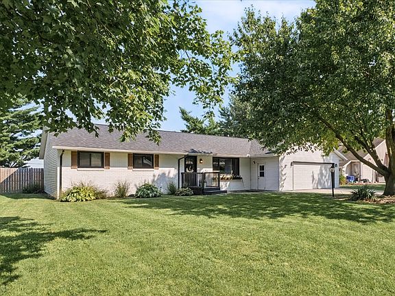 3rd image of 65 Chestnut Ct