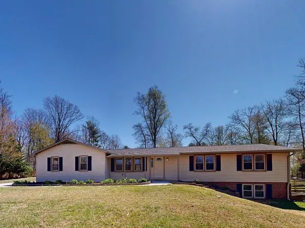 729 W Watersville Rd, Mount Airy, MD 21771