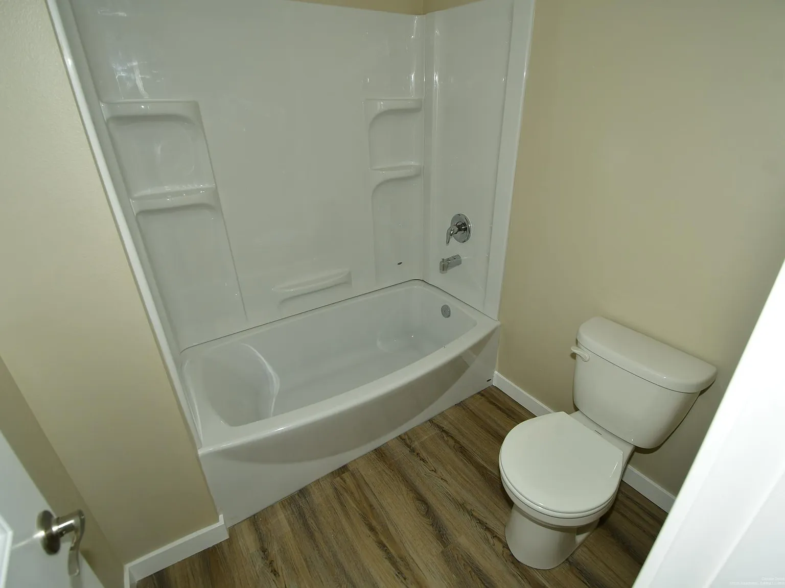 3 bed, 2.5 bath, 1675 sqft, $2,999 — Photo 2