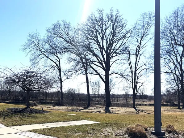 1434 Beach Ln, Sycamore, IL 60178