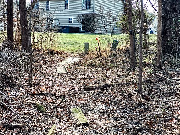 4th image of 643 Belmont Dr
