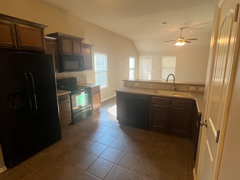 18509 Agua Dr — Photo 4
