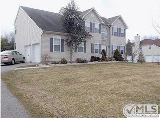 4 Namsan Dr, Monroe, NJ 08831