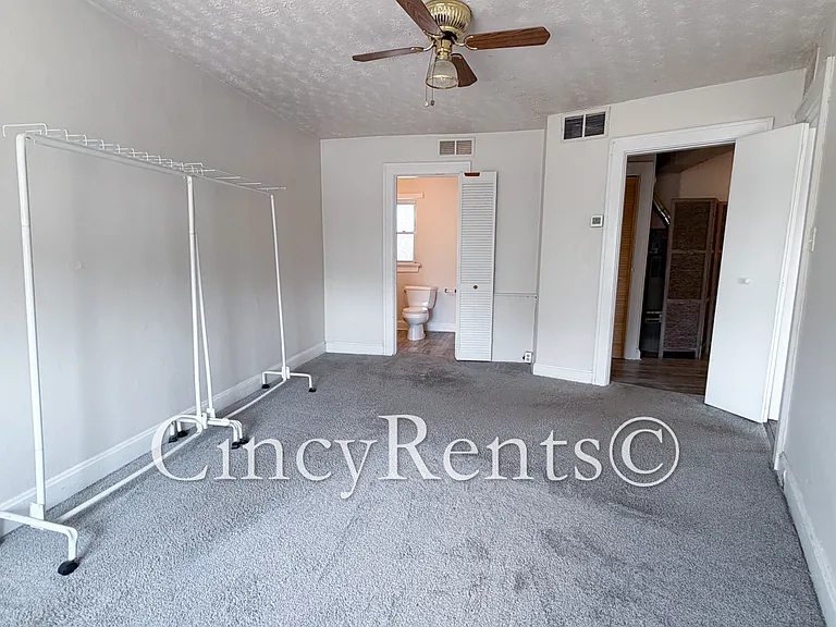 3540 Columbia Pkwy #2 — Photo 14