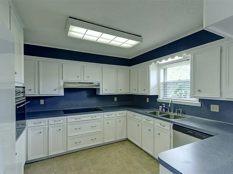 3503 Old Oaks Dr — Photo 11